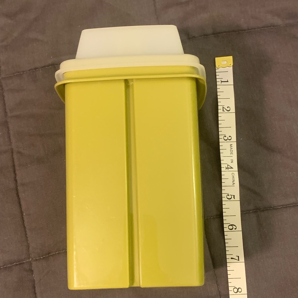 Tupperware pickle container - Picture 3 of 11